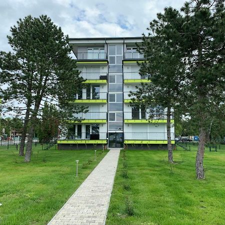 Siofok Ezuestpart Granada Koezvetlen Vizparti Premium Apartman Bagian luar foto