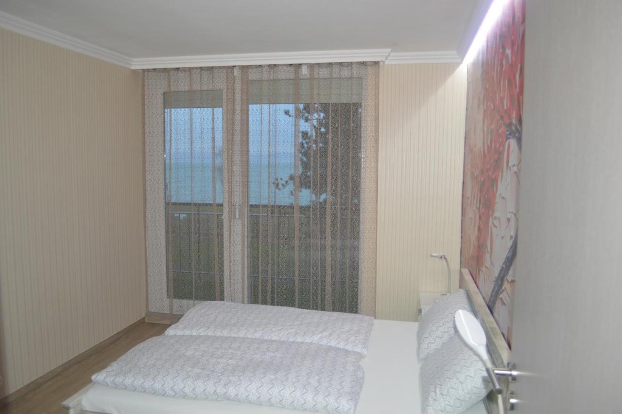 Siofok Ezuestpart Granada Koezvetlen Vizparti Premium Apartman Bagian luar foto