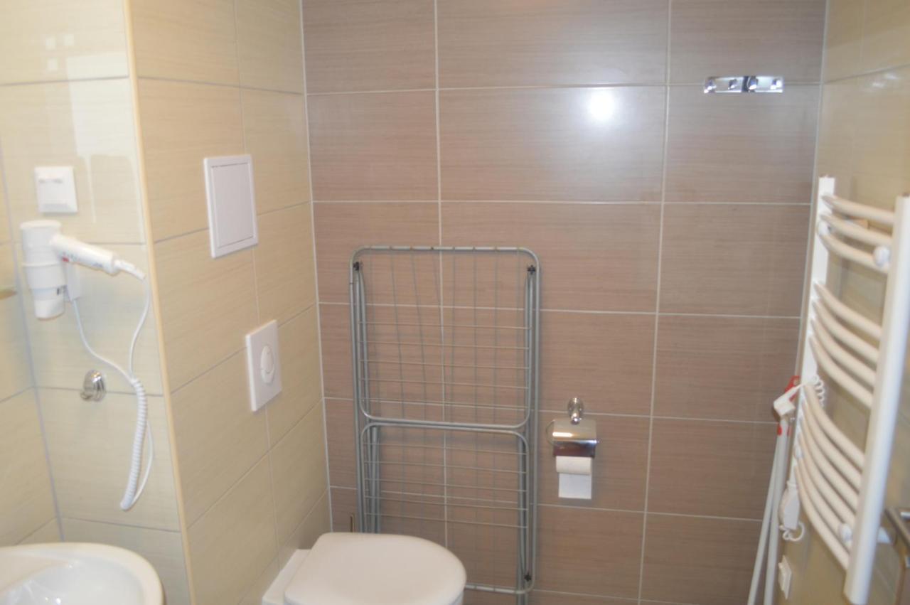 Siofok Ezuestpart Granada Koezvetlen Vizparti Premium Apartman Bagian luar foto